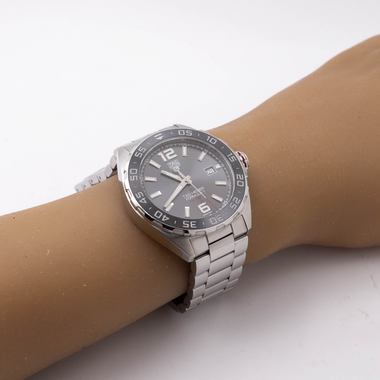 新品 タグホイヤー フォーミュラ1 デイト 自動巻 WAZ2011.BA0842
