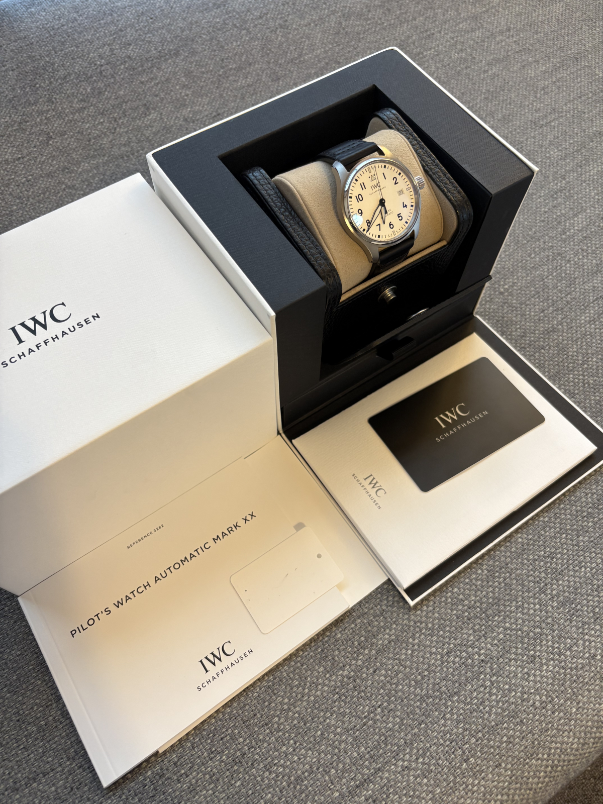 トケマー:【国内正規】IWC パイロットウォッチ マークXX IW328207 マーク20