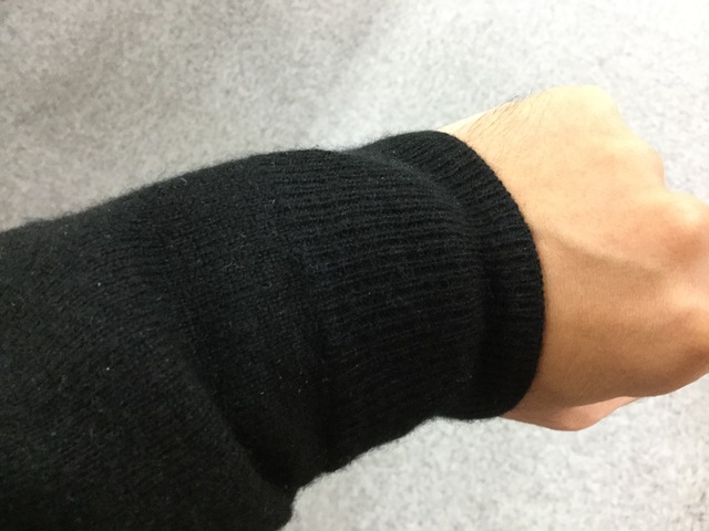セーターで包みます
