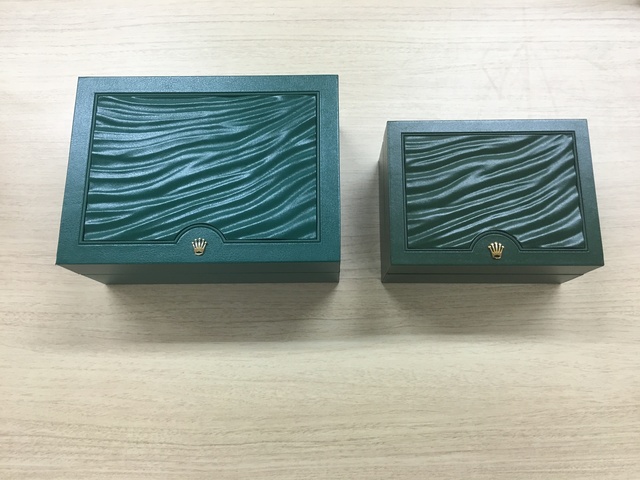 左 ディープシー 右 エクスプローラーⅠ 114270の箱