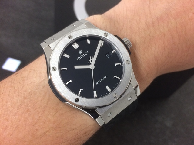 HUBLOT ウブロ クラシックフュージョン チタニウム 542.NX.2610.LR 42mm デイト シルバー Ti チタン 純正ベルト 純正尾錠 メンズ 自動巻き【6ヶ月保証】【腕時計】