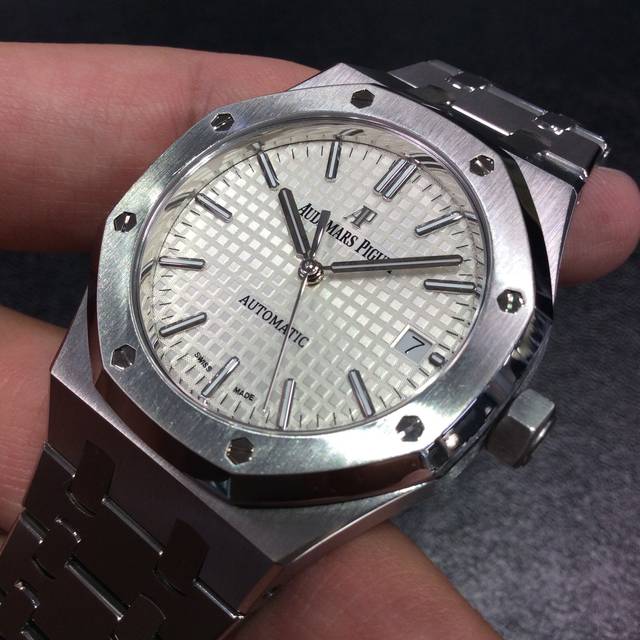 口コミ・レビューで人気商品を探そう レビュー】AP ロイヤルオーク Ref.15450ST 37mm シャンプー