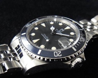 トケマー:VINTAGE TUDOR SUBMARINER Ref.76000 チュードル サブマリーナ 76000 自動巻 メンズ 黒文字盤 シリアル232*** 中古 本物 (190799)