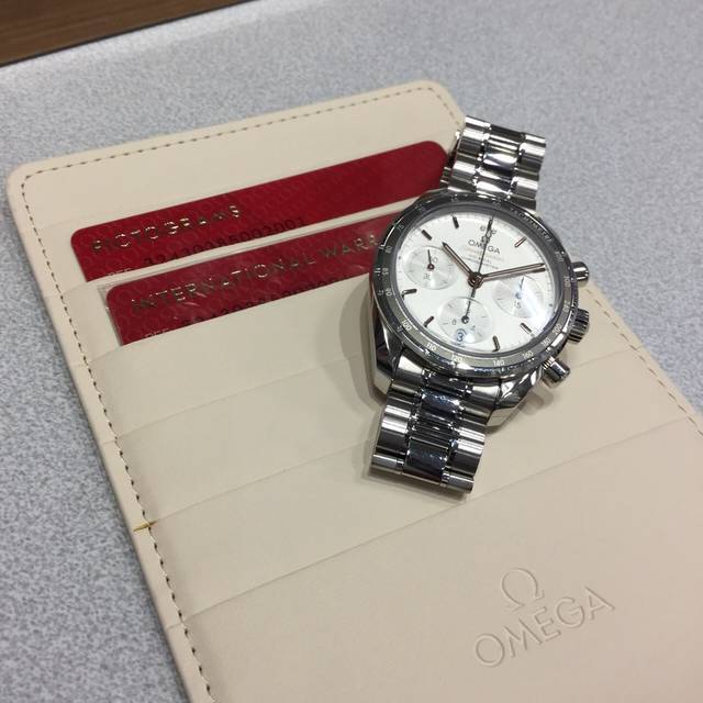 腕時計レビュー】オメガ SPEEDMASTER 3﻿8 Ref.324.30.38.50.02.001