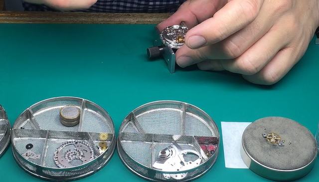 時計修理工房潜入レポート！ロレックスのオーバーホールを見てき