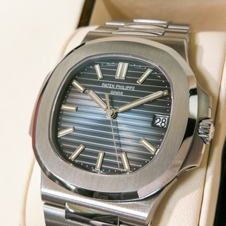 トケマー:パテックフィリップ Patek Philippe ノーチラス 5711/1A-010 メンズ 自動巻 中古 10206963 (192818)